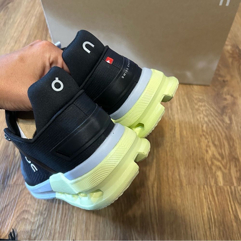 ON CLOUDNOVA FLUX black running athletic training lace up shoes sneakers womens - Picture 4 of 8